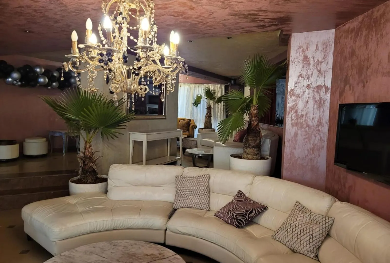 Luxury Mainson Villa Voluntari 0*,